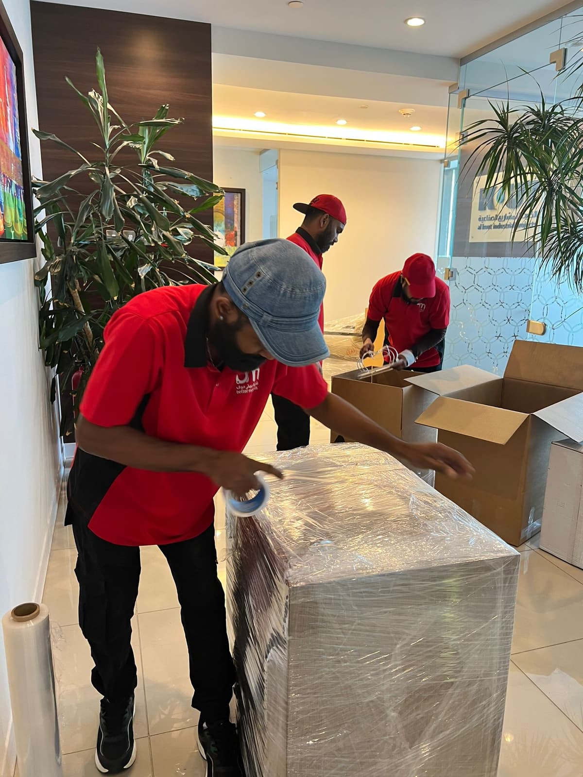 men packing 